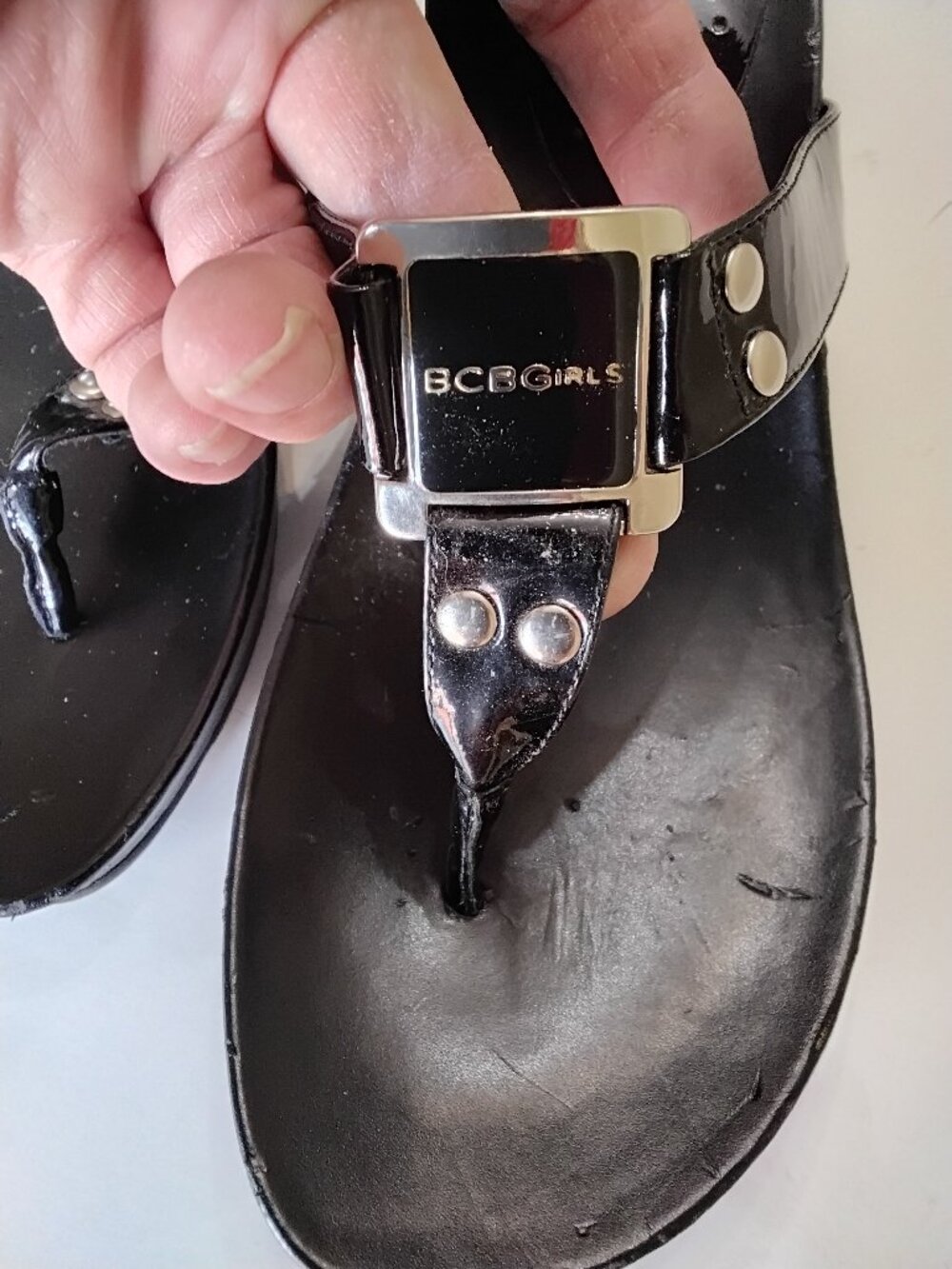 Vintage BCBGirls "Yardley" Black Patent Leather Wedge Thong Sandals - Size 8B